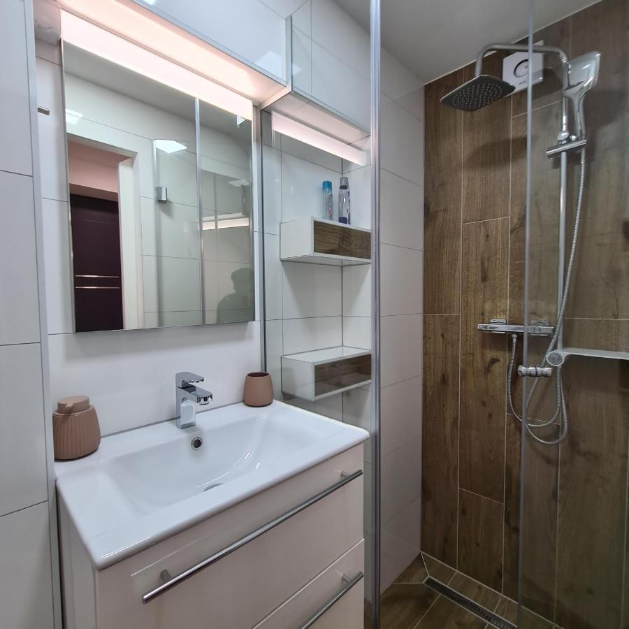 Apartment Dinlux Maribor Exterior foto